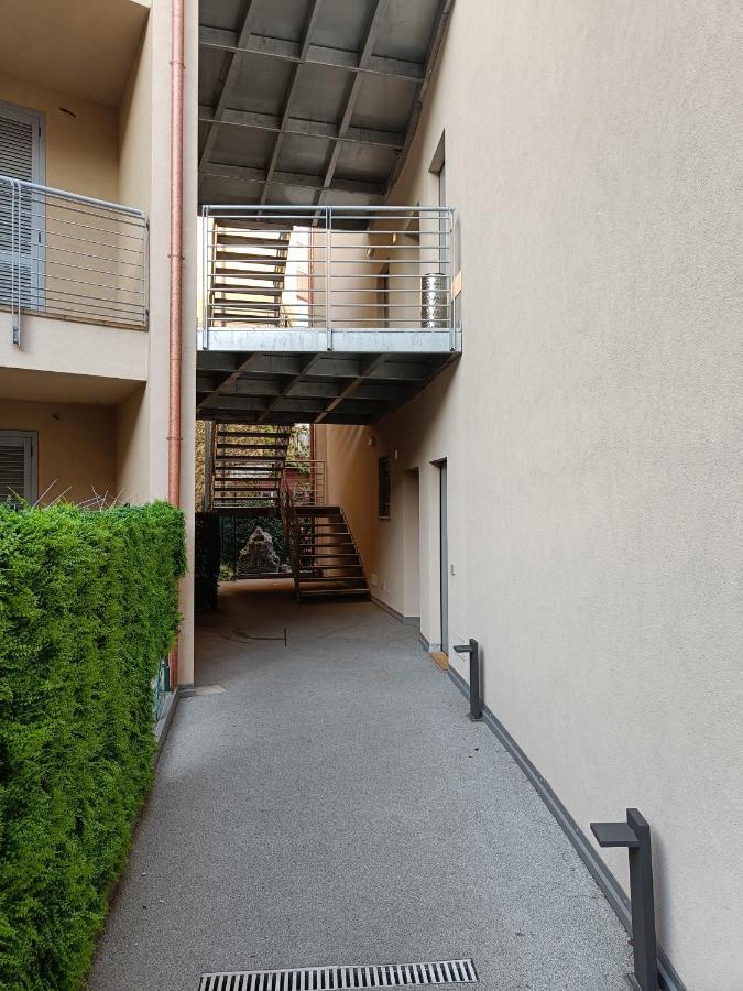 Apartment Near To Como - Donkey'S House Tavernerio Eksteriør billede